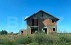 Casa de vanzare la rosu, 192 mp, teren 635 mp, zona Crevedia