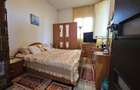 Casa spatioasa de vanzare in centrul satului Racaciuni – teren generos, livada, - 6