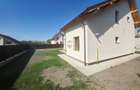Casă / Vilă cu 4 camere de închiriat în zona Calea Romanului - 8