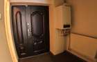 Spatiu comercial central cu vitrina generoasa din sticla - 8