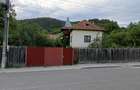 Casa de vanzare, aproape de centru, Tg.Ocna - 1