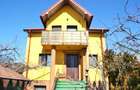 Casa spatioasa cu gradina si zona de relaxare, la doar 7 km de oras  - panouri f - 2