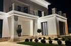 Vilă Exclusivistă în Pipera | 530 mp Utili | Teren 1.000 mp | 12 Camere | Person - 17