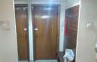 Titulescu, scoala 3, 3 camere decomandat, 80 MP ,loc parcare, etaj 1, 500 euro - 5