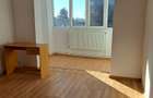 Se vinde un apartament cu 4 camere decomandat, situat în zona Port – Centru, - 2