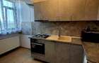 Apartament cu 1 camere decomandat, etaj 1 str Pepinierei