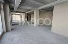 Spatiu Comercial de inchiriat cu 8 locuri de parcare - Vitrina 13 m - 8