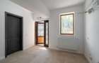 Otopeni central - Calea Bucurestilor (DN1) vila P+2 cu 7 camere 6 bai, parcare