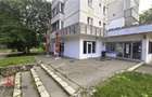 Spatiu comercial 45mp, vitrina, Dambu Pietros, grup sanitar, 2 zone acces. - 1