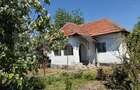 Casa cu teren 1100 mp și hala în curte, sat Cârbești - 1