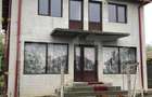 Doua case, spatiu comercial, casa tip pensiune Goicea Dolj