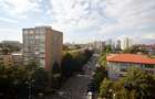 Apartament 3 camere, decomandat, centrala proprie, 3 minute de Mall