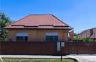 Casa pe un nivel renovata,curte individuala teren 780mp - 1