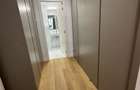 Apartament 2 camere lux Up-Site vedere către lac loc de parcare - 9