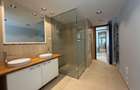 Apartament impresionant cu vedere catre lac, piscina comuna, finisaje premium - 15