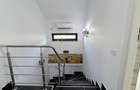 Casa Individuala - 4 camere - 2 bai - 250mp teren - 9