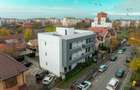 VAND 1/2 CLADIRE CU 6 APARTAMENTE  - 1