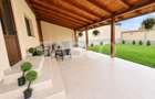 Casa individuala la prima inchiriere 4 camere terasa curte Sura Mica