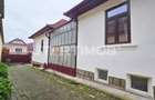 Casa 5 camere cu acces auto RASNOV