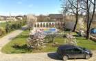 Vila stil florentin pe malul lacului,teren4500mp iesire la lac de 17ml