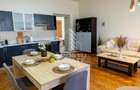 Apartament cu farmec istoric, Piața Victoriei, 63 mp utili , lift - 5