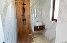 Giroc - Duplex despartit prin carport - 4 Camere - 2 Bai - Zona buna