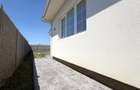 Duplex cu 3 camere, 80 mp utili, 16 mp terasa, 463 mp teren - Sag.