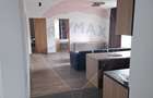 Apartament cu 3 camere de închiriat - 2