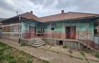 Casă spațioasă cu 4 camere, bucătărie de vară și teren, Cugir - 2