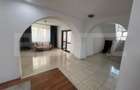 Casa de vanzare cu 5 camere, 200 mp, zona Micro 3 - 3