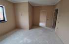 Duplex despartit prin C.T. - spatios -  5 camere - bucatarie inchisa - - 4
