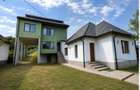 Două case, panouri fotovoltaice și teren de 2.906 mp,  - 2