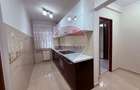 De vânzare apartament 3 camere  Zona Universității, Str Ronald Reagen - 1
