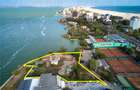 Investite Premium pe Malul Lacului în Mamaia, Constanta - Teren cu Potential Exc - 1