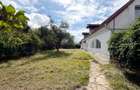 Casa saseasca traditionala La asfalt Curte generoasa