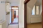 Piata Sfatului, 41 mp., ideal regim hotelier, de renovat la interior, acces usor