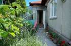 Coiciu, casă cu 3 camere, bucatarie, două bai, liberă imediat - 1