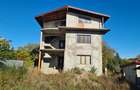 Vila P+1+M  in Adjud  zona linistita - pentru 1, 2 sau 3 familii - 1