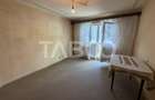 Apartament semidecomandat 4 camere 2 bai etaj 2 zona  1 Decembrie 1918