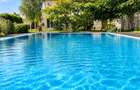 VILA CU PISCINA SEMI-OLIMPICA SI TEREN GENEROS de 3500 mp - 4