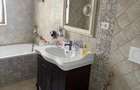 Vilă P+1 renovată complet în Cumpăna, teren 800 mp, garaj, șemineu și - 16