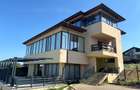 Vila cu 8 camere în zona Aleea Sadoveanu - Castel - 1