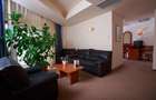 Hotel 4 stele, zona Pta Victoriei,cu restaurant si crama,comision 0 - 11