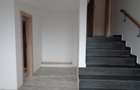 Apartament cu 4 camere in cladire de birouri - 3