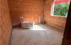 Utvin- toate utilitatile- 4 camere- bucatarie inchisa - 10