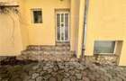 Casa de inchiriat - spatiu birouri/comercial - 6 camere - 200 mpu - 10