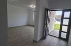 Casa cu 3 camere 80 mp, teren 650 mp, gazon, centru Holboca - 10