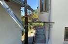 Vila de vanzare, teren 3100 mp, 7 camere, 6 grupuri sanitare, 3 CT, an 1997 - 63