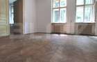 Casa istorica, 2 apartamnte, curte proprie- posibilitati multiple, zona Balcescu