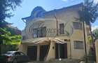Zona Sigma - casa cu 6 parcari si gradina - 1